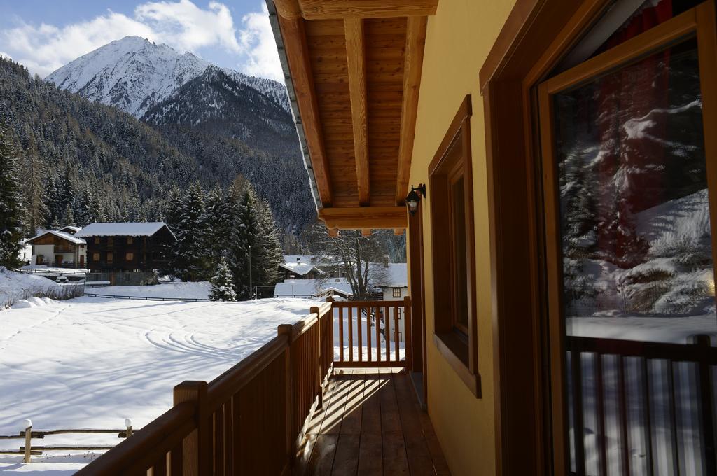 Hotel Le Nid De L'Aigle Champoluc Zimmer foto