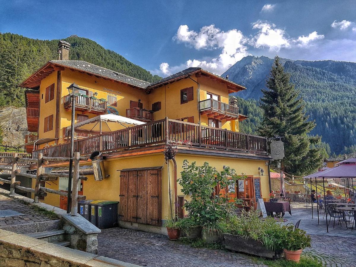 Hotel Le Nid De L'Aigle Champoluc Exterior foto